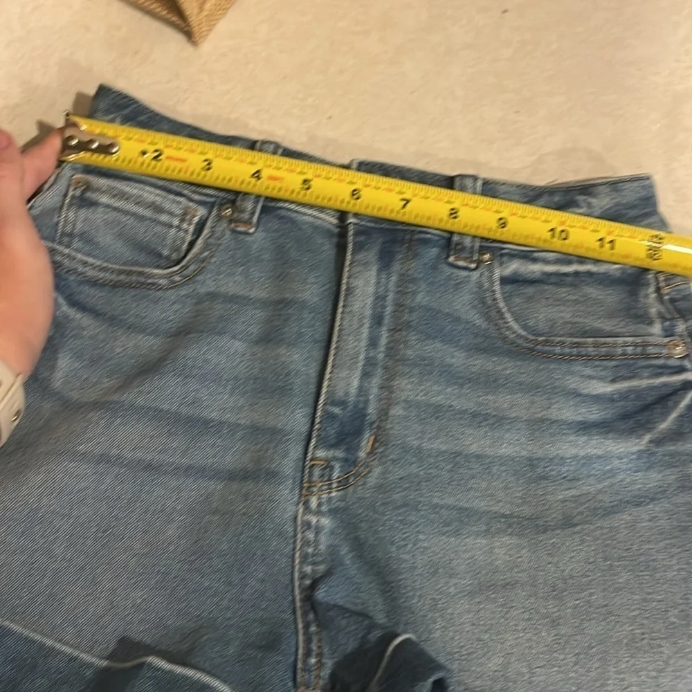 American Eagle Women’s Mom Jeans Denim Jean Shorts Size 00